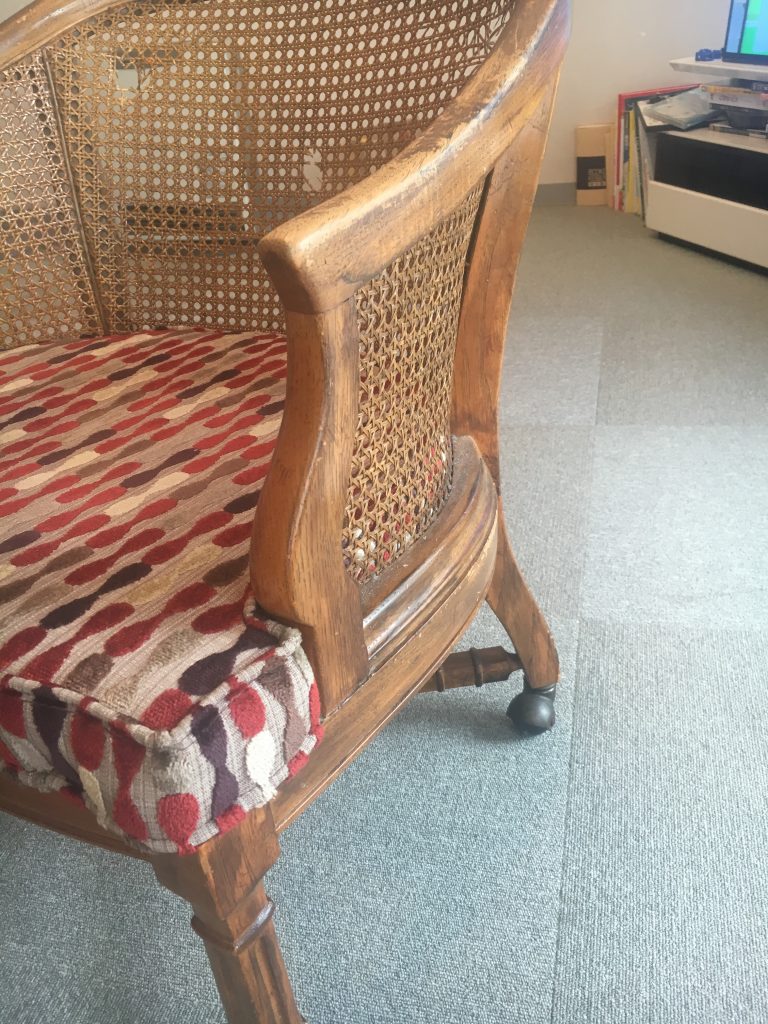 修理前　椅子2